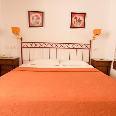 Hostal Nueva Andalucia Alcalá de Guadaira Εξωτερικό φωτογραφία