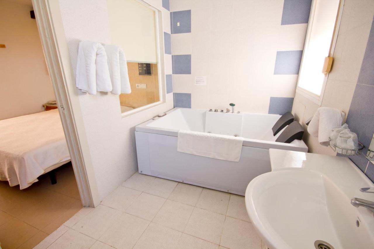 Hostal Nueva Andalucia Alcalá de Guadaira Εξωτερικό φωτογραφία
